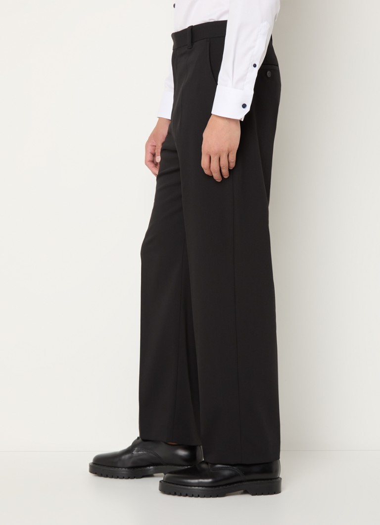 Pantalon Sandro este un joc mare cu melodia Stirata