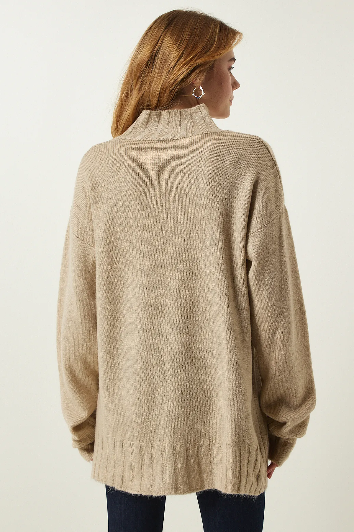 Happiness İstanbul  Weicher Strickpullover mit Stehkragen und Struktur in Beige für Damen KI00095