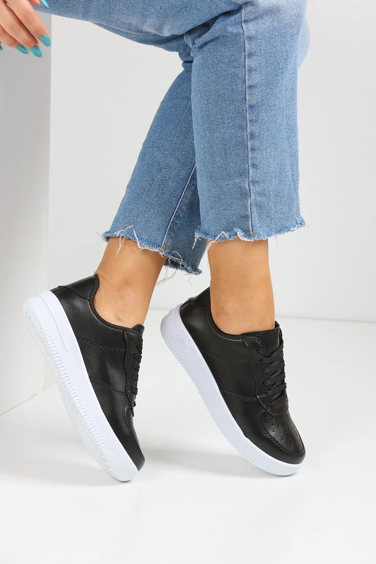 en7  Schwarze und weiße Damen-Sneakers Air-21