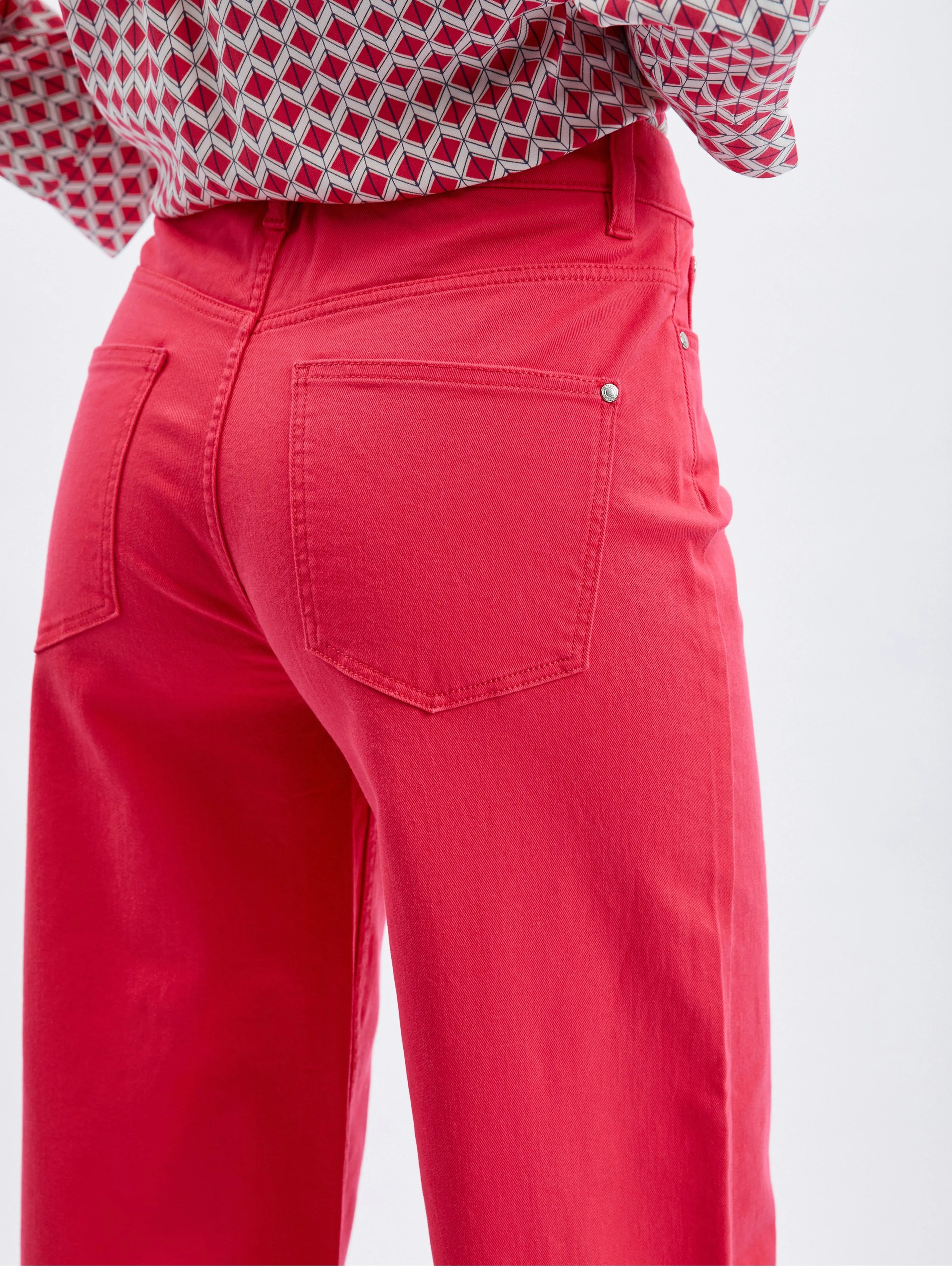 Dunkelrosa Damenjeans mit ausgestellter Passform ORSAY