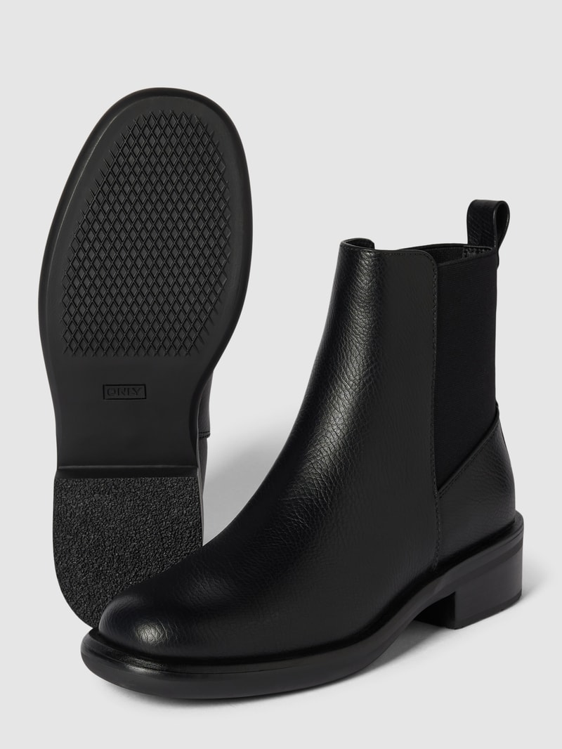 Stiefeletten mit abgerundeter Spitze Modell 'BLOOM' in schwarz