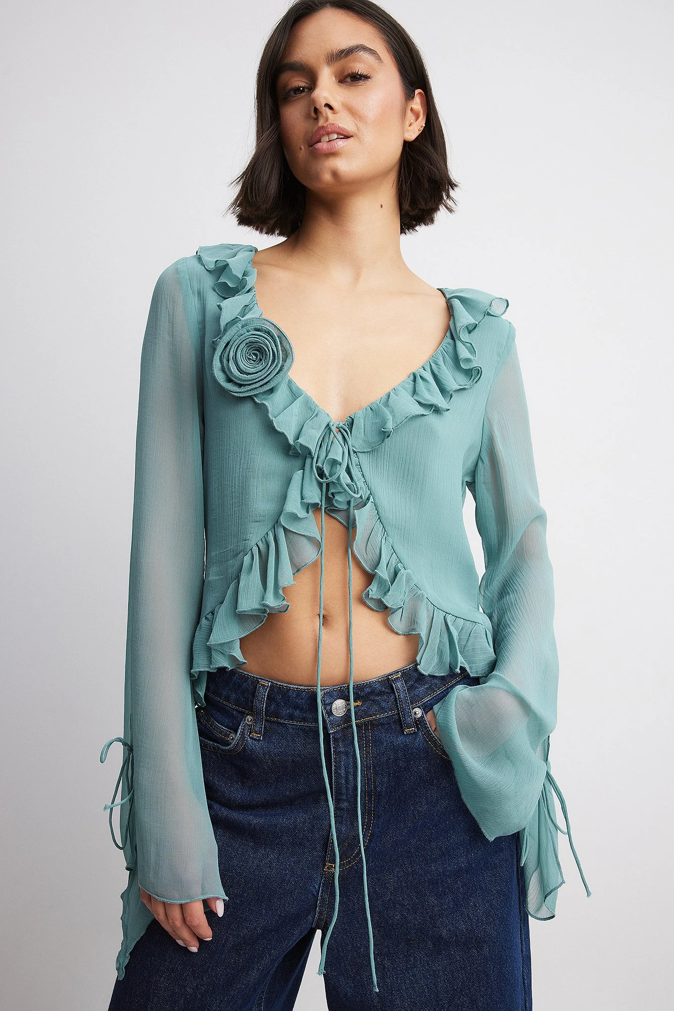 Rüschenbluse mit Schnürdetail