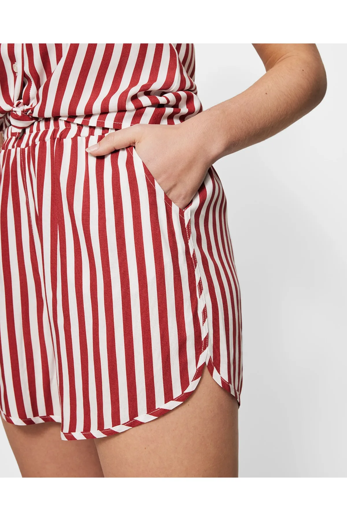 MEXX  Shorts - Rot - Mittlerer Bund