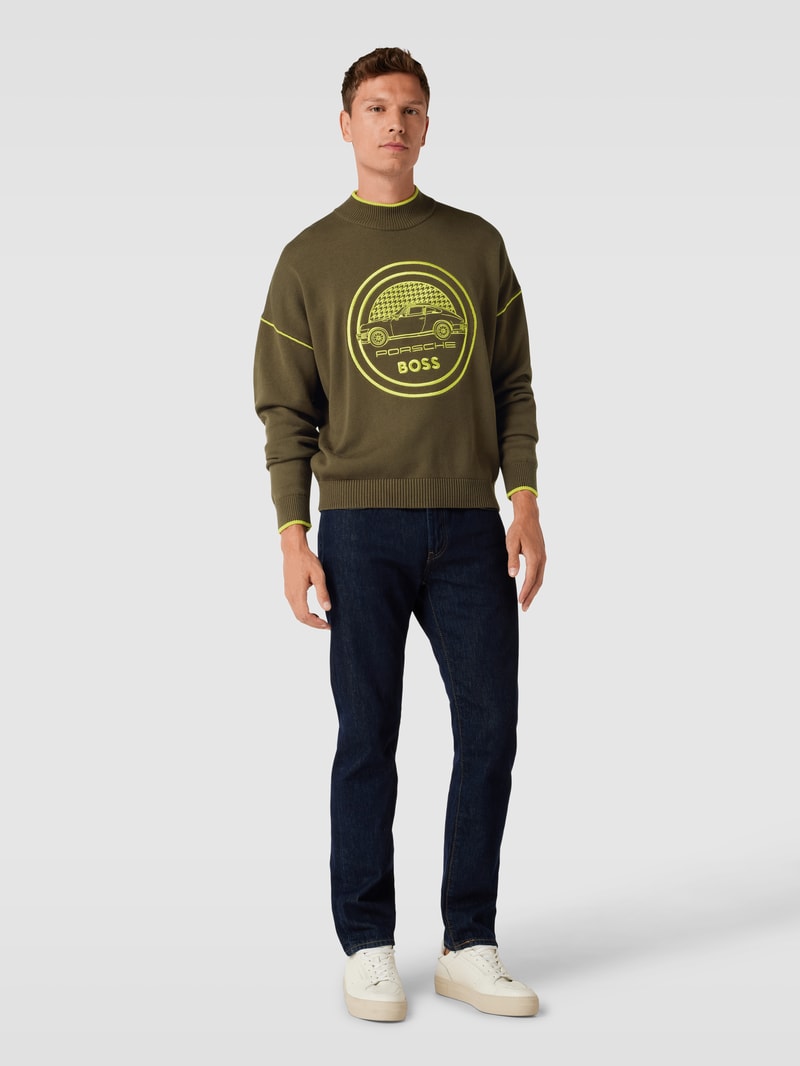 Strickpullover mit Label-Stitching - Porsche X Boss Collection in mittelbraun