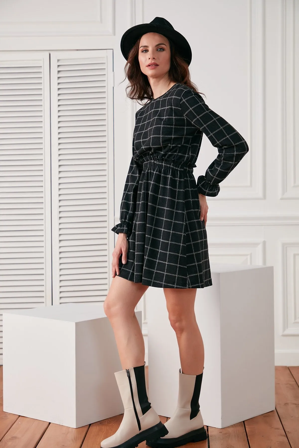 HAKKE  Kariertes kurzes Kleid
