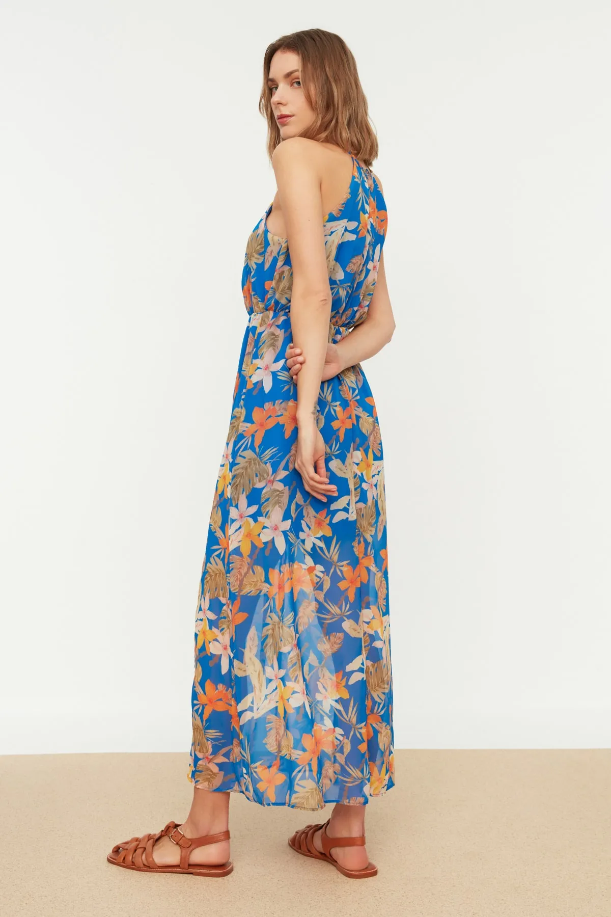 Trendyol Collection  Marineblaues A-Linien-Maxikleid aus Chiffon mit Schlitz und Futter TWOSS20EL1297