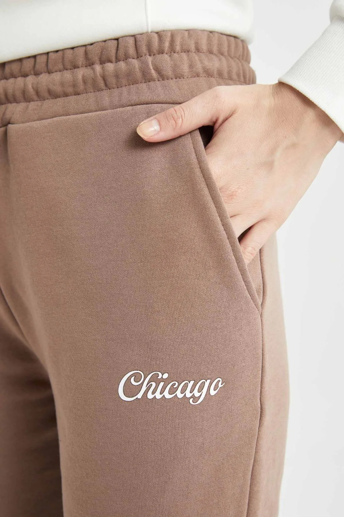 DeFacto  Passform: Lange Jogginghose mit Standard-Passform und Taschen