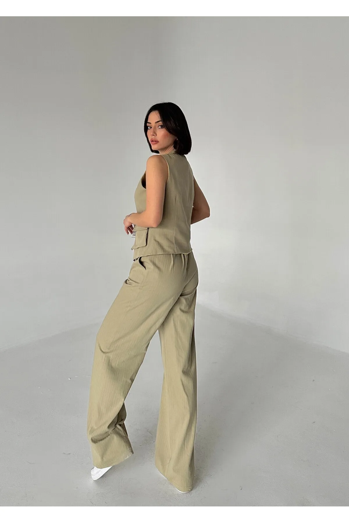 Laluvia  Khakifarbenes Set aus Weste und Hose aus Gabardine, 100 % Baumwolle, mit Taschendetail