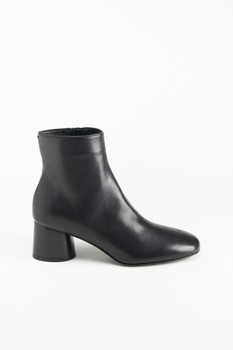 WG1 nappa black