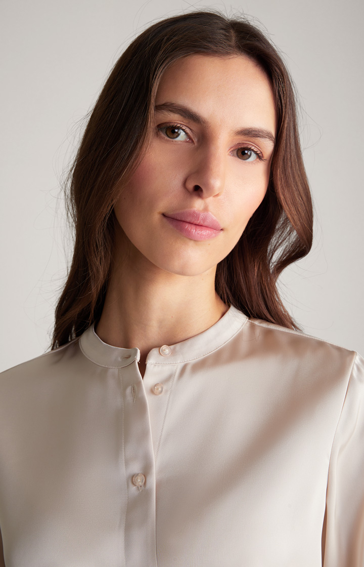 Satin-Bluse in Nude