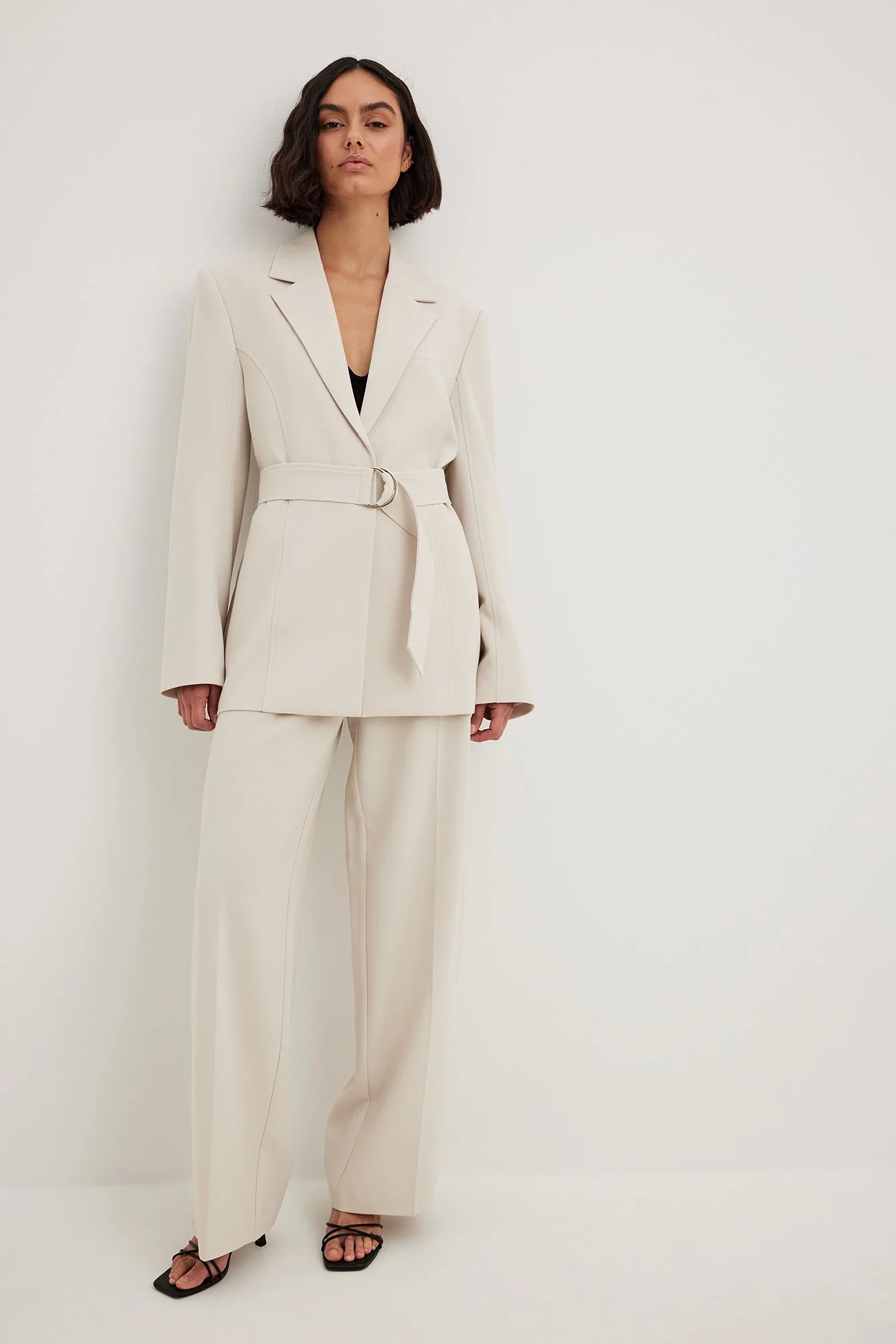 Blazer mit D-Ring-Gürtel und breiten Schultern