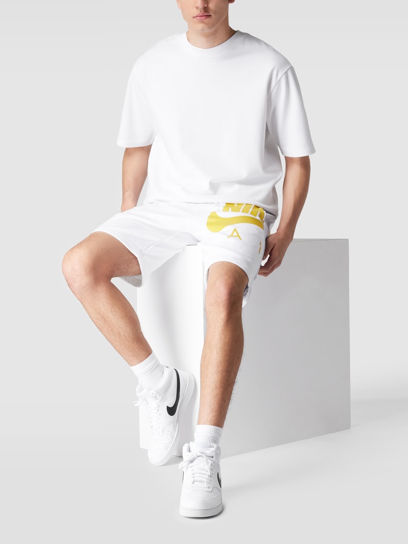 Sweatshorts mit Label-Print in weiß