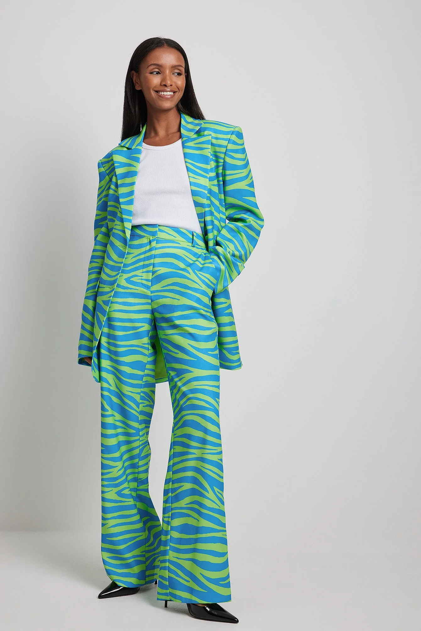 Langer, taillierter Blazer