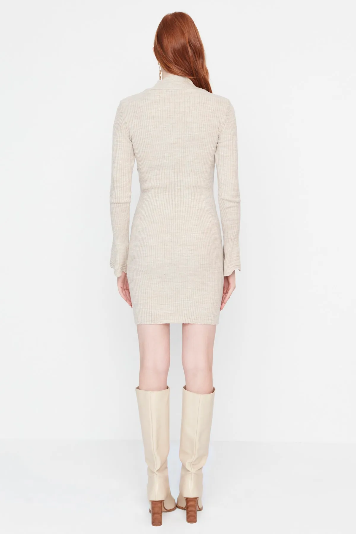 Trendyol Collection  Beige Beige figurbetontes Mini-Strick-Basic-Kleid TWOAW23EL01415 Kleid TWOAW23EL01415