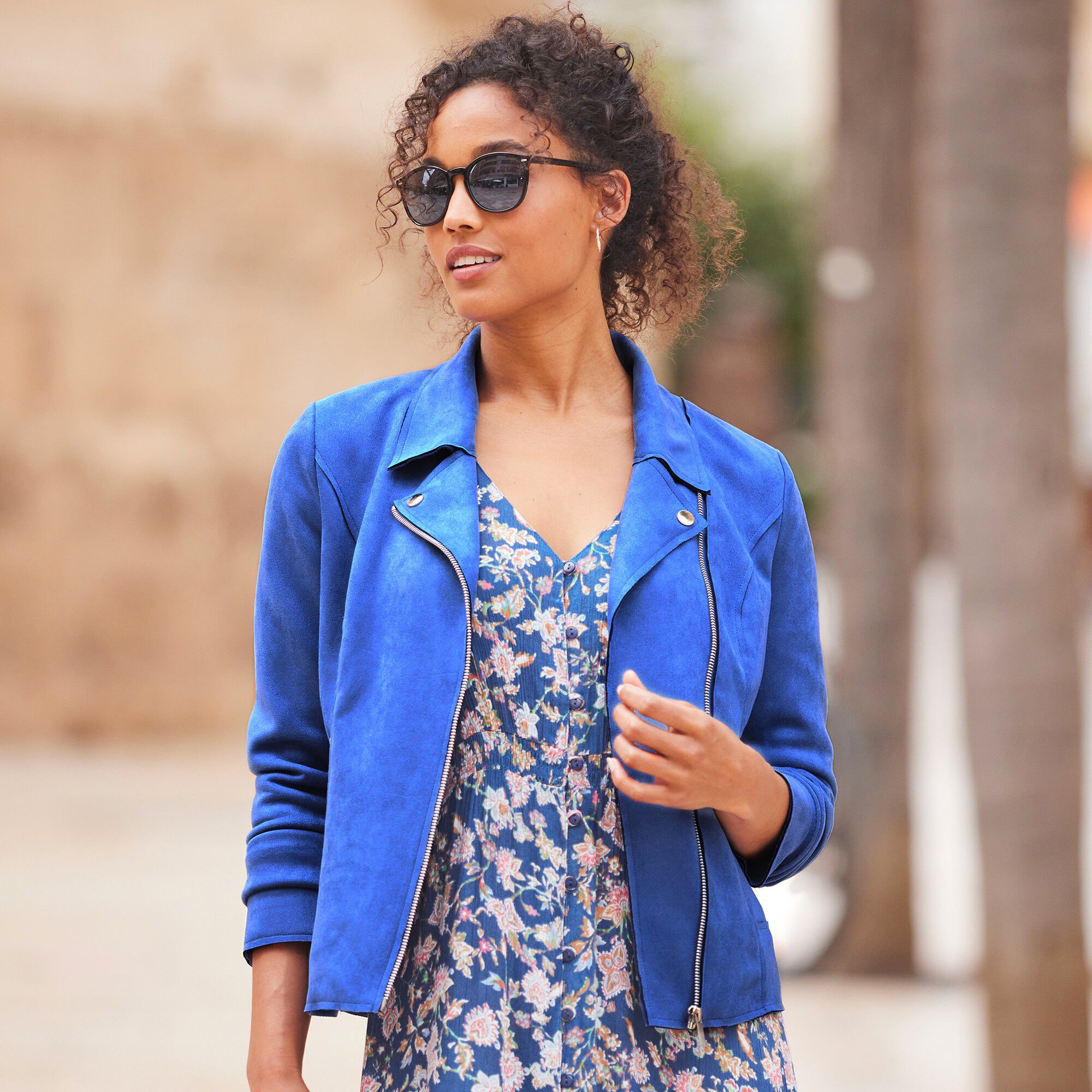 Blouson zippé col tailleur pressionné, suédine