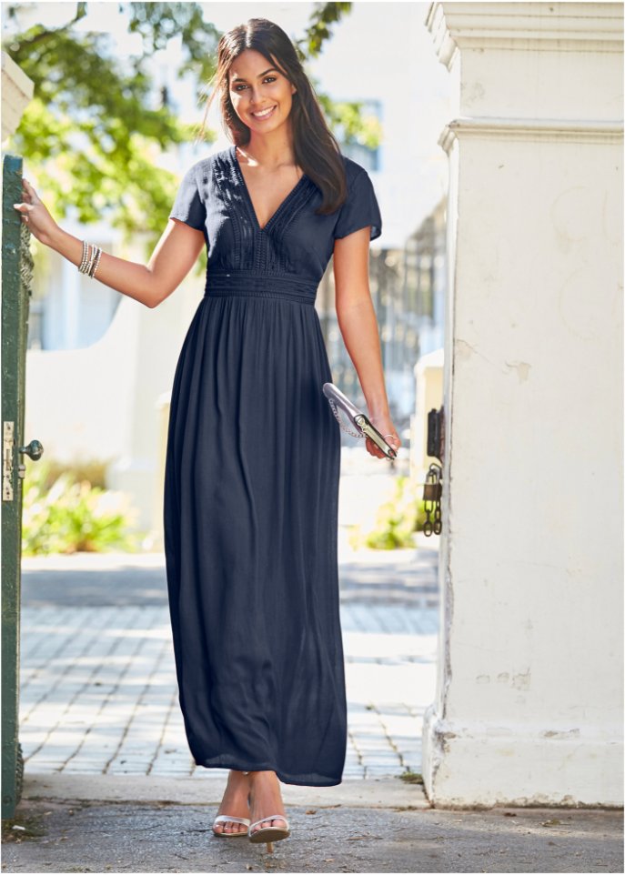 Sommer-Maxikleid mit Spitze