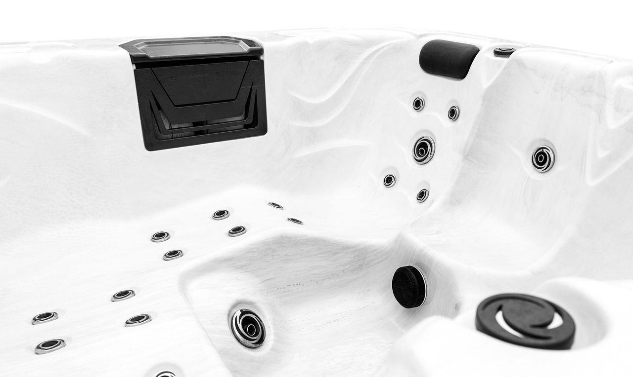 Home Deluxe Outdoor Whirlpool MALAGA inkl. Abdeckung & Treppe mit Wärmeisolierung für 5 Personen