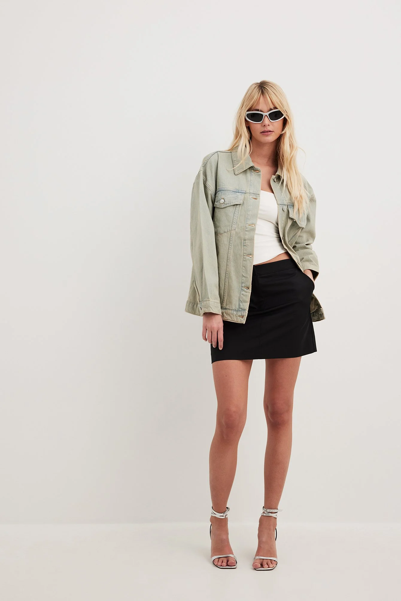 Taillierter Minirock mit mittelhoher Taille
