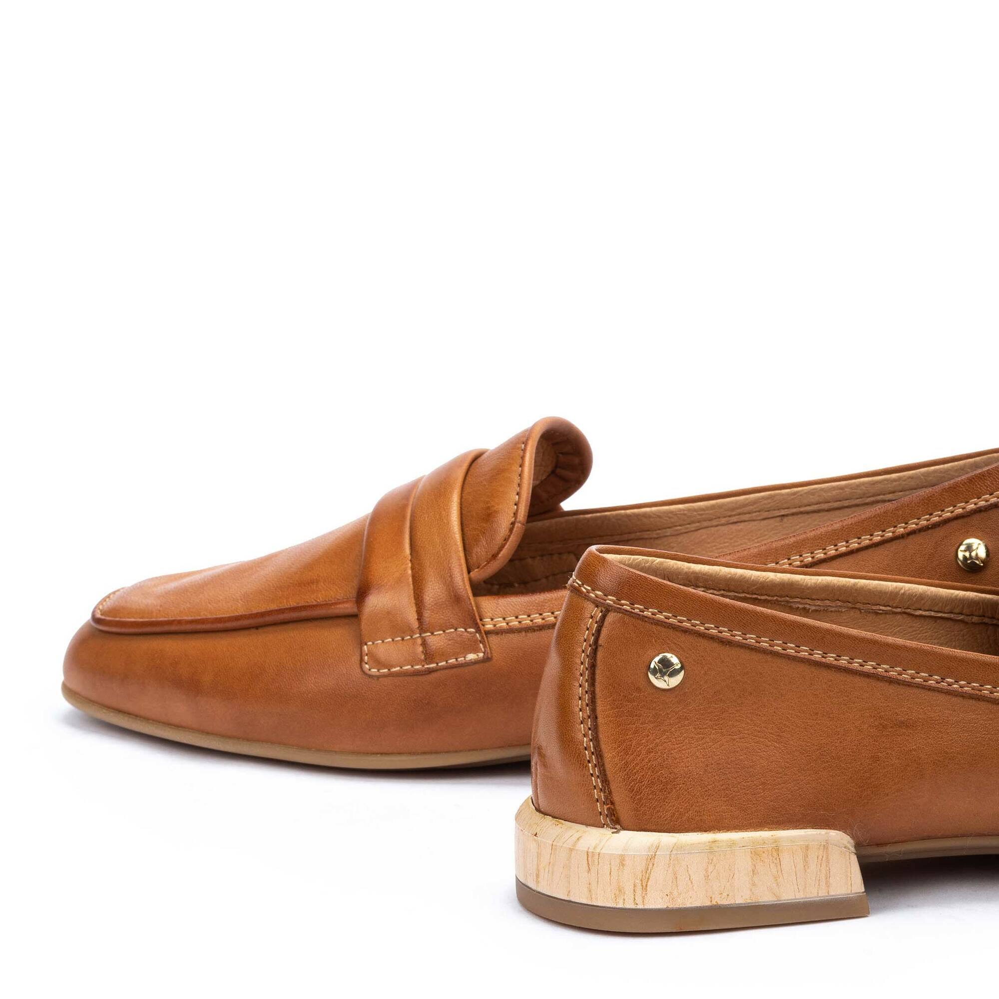 Damskie mokasyny basic - BRANDY