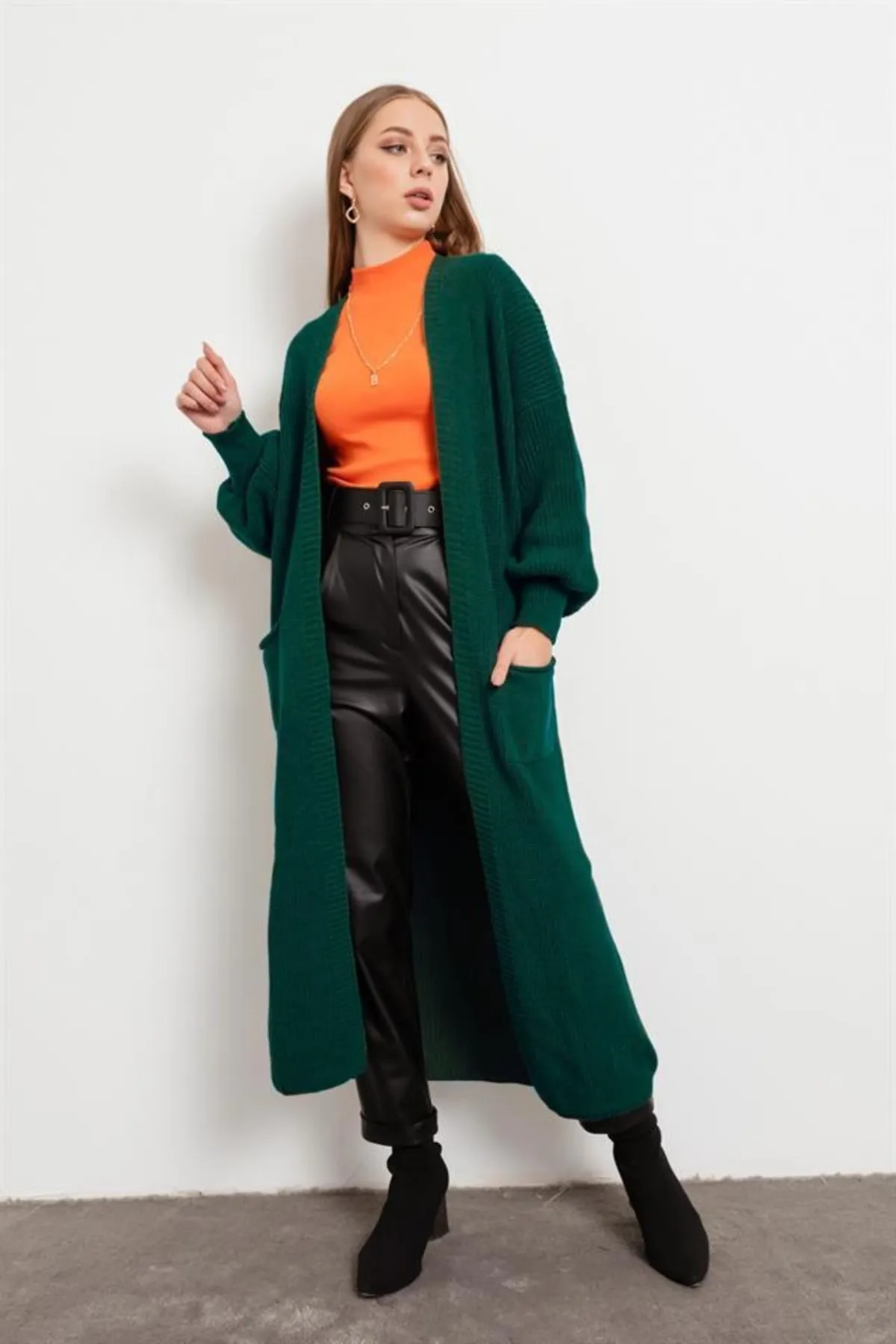 Lafaba  Lange Strickjacke mit Ballonärmeln in Grün für Damen