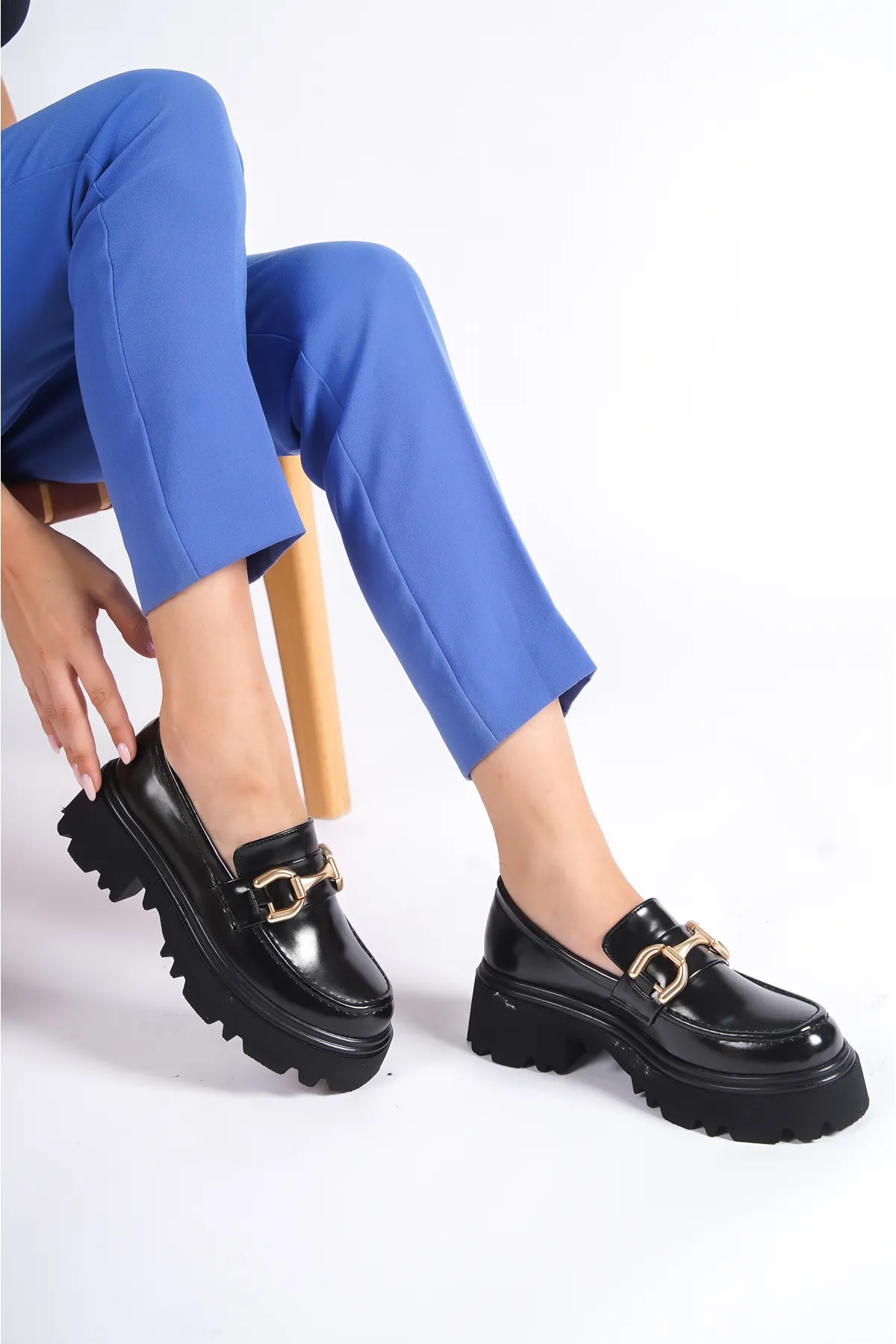 Capone Outfitters  Damen-Loafer mit runder Zehenpartie