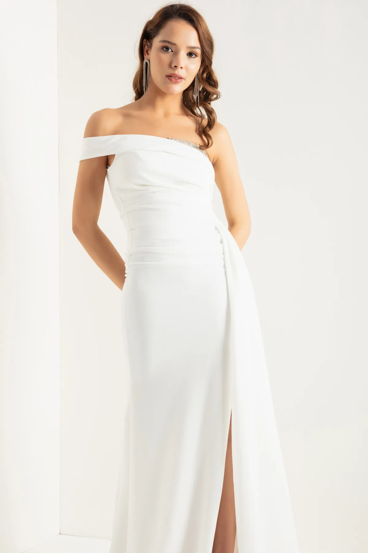 Lafaba  Weißes, schulterfreies, steinernes langes Abendkleid für Damen