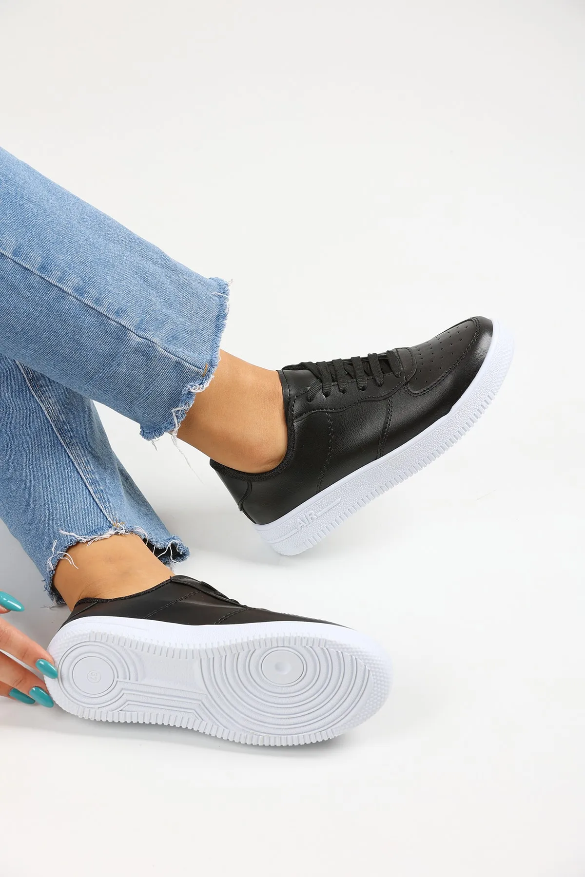 en7  Schwarze und weiße Damen-Sneakers Air-21