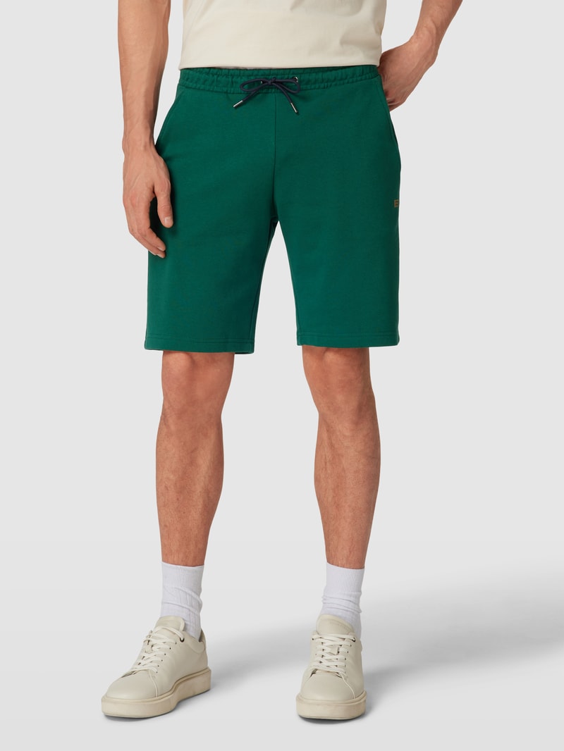 Shorts mit seitlichen Eingrifftaschen in dunkelgrün