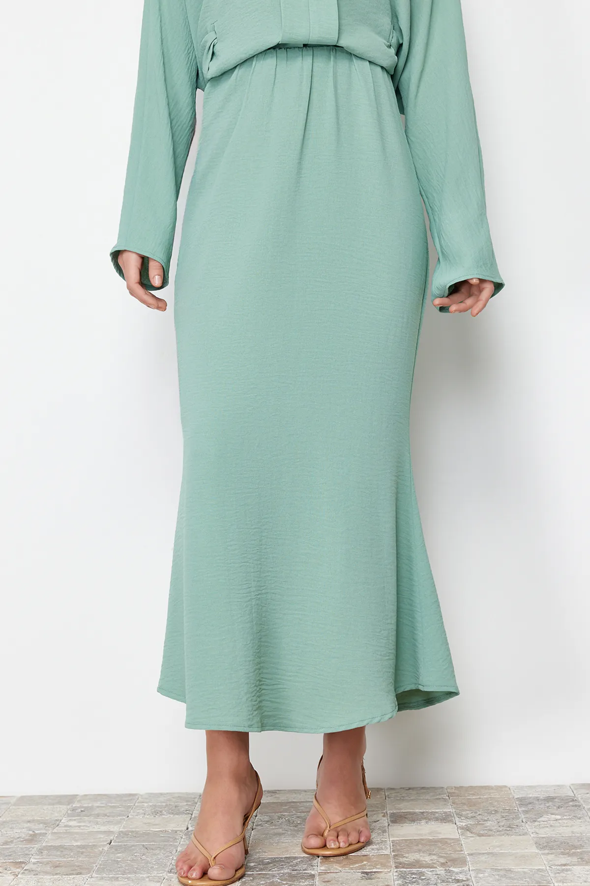 Trendyol Modest  Khakifarbenes Krawatten-Set mit gewebtem Aerobin-Unterteil und Oberteil TCTSS24US00012