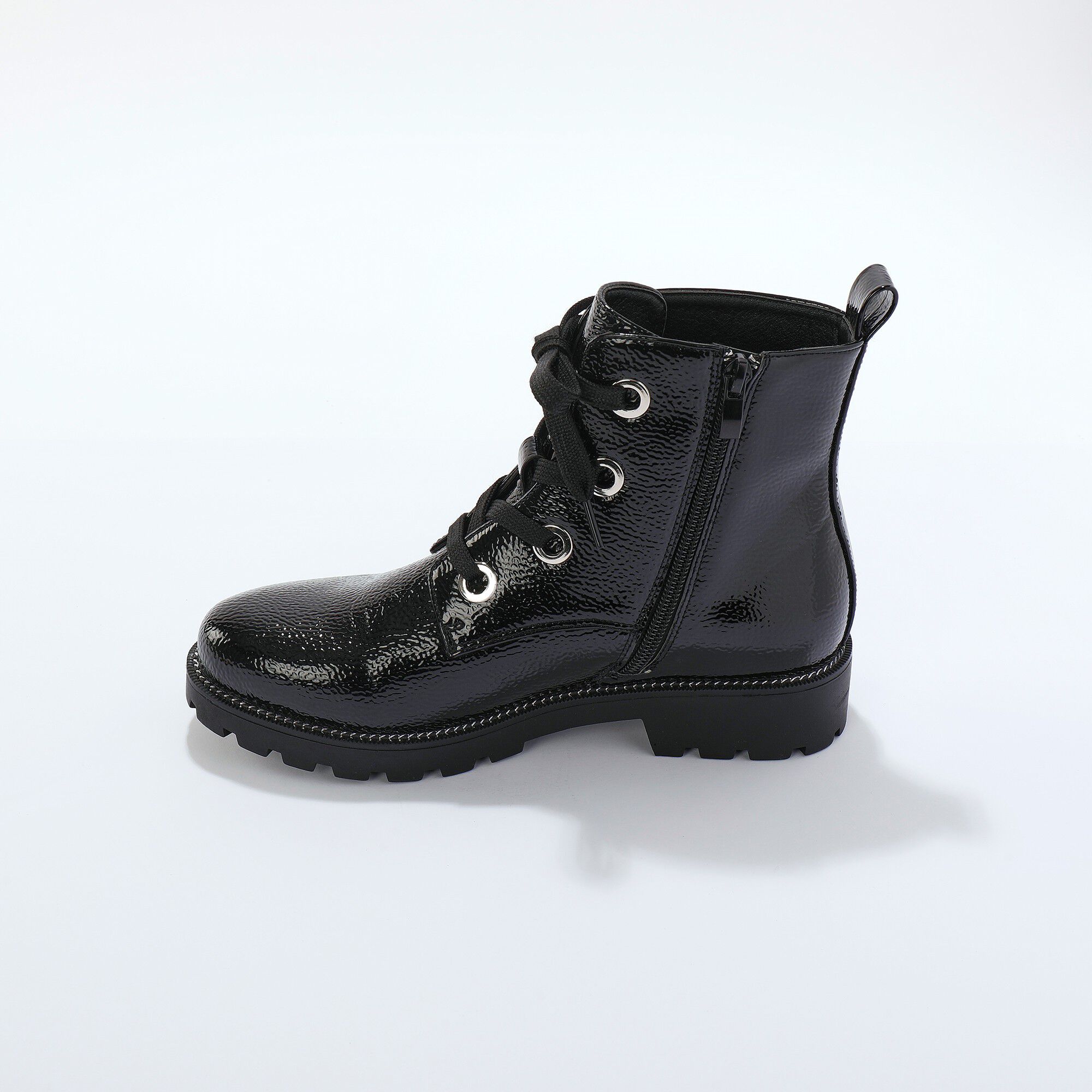 Boots vernies fantaisie, semelle crantée