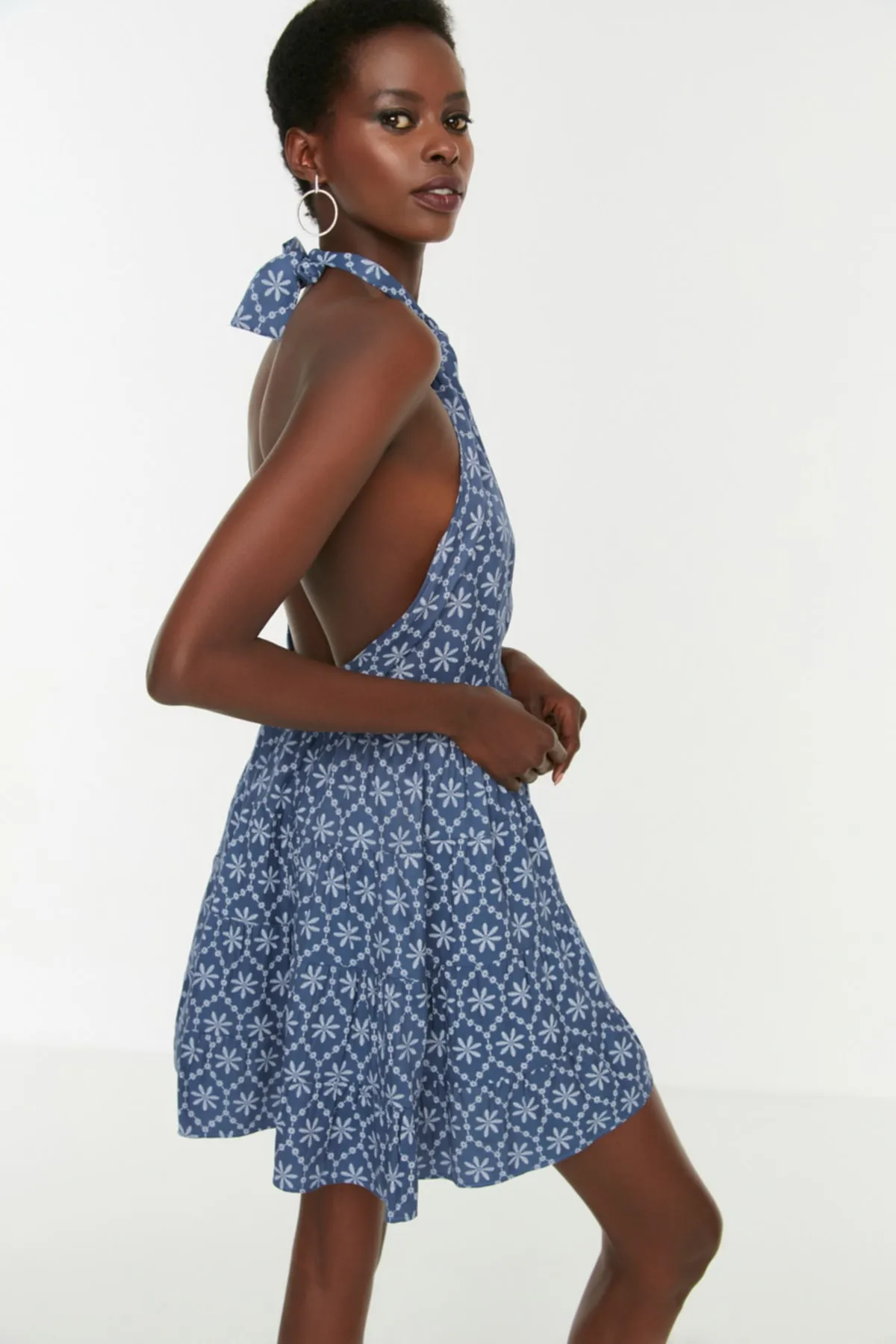 Trendyol Collection  Mehrfarbige Bluse, elegantes Abendkleid TPRSS22EL2041