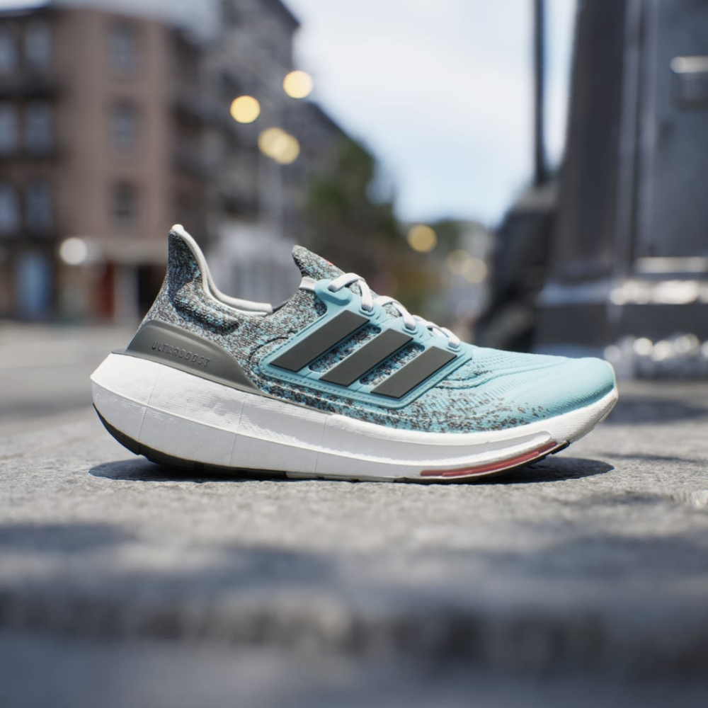 adidas Ultraboost Light IE1694 / blau