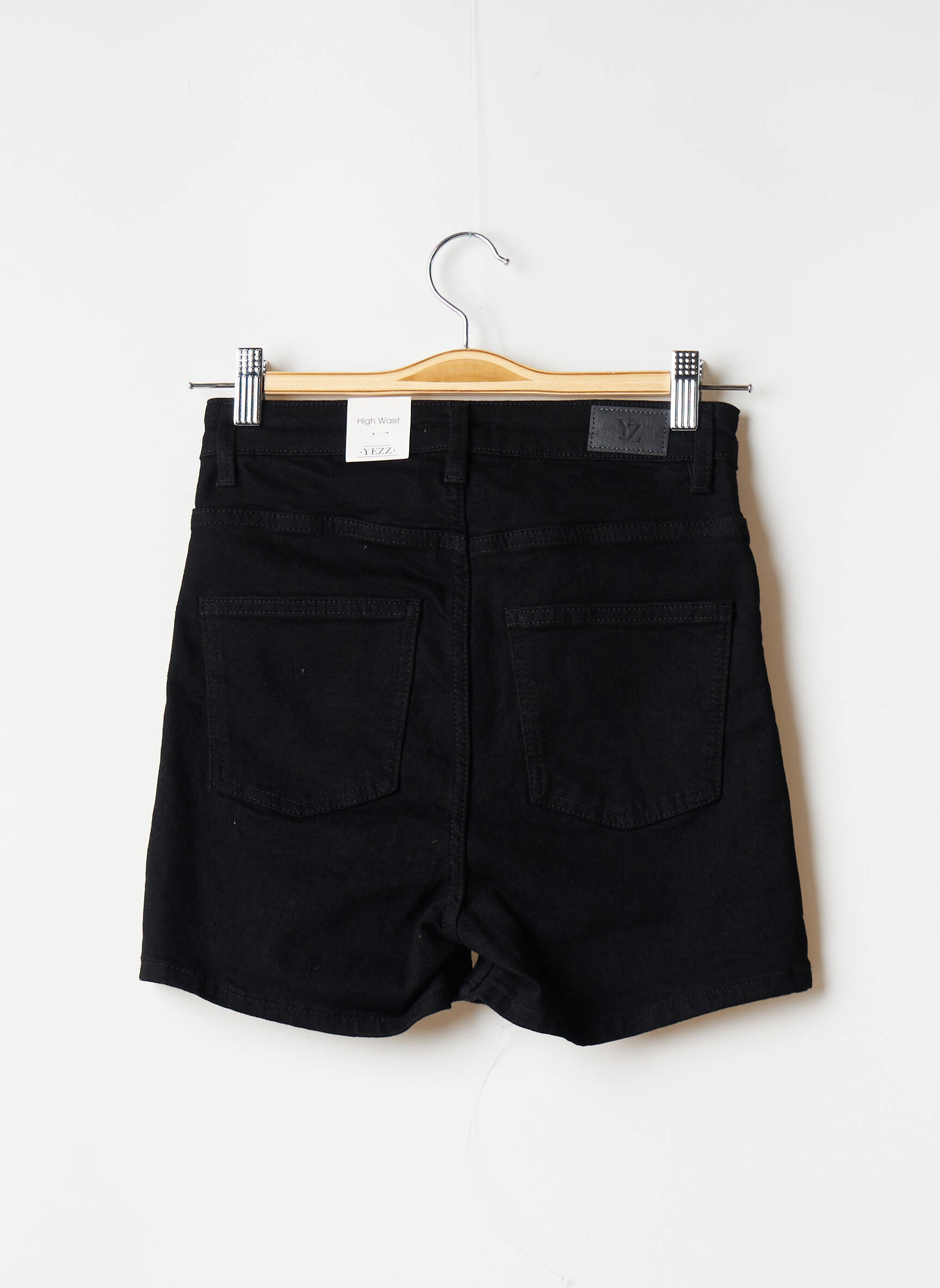 Yezz Shorts 1 Femme couleur noir