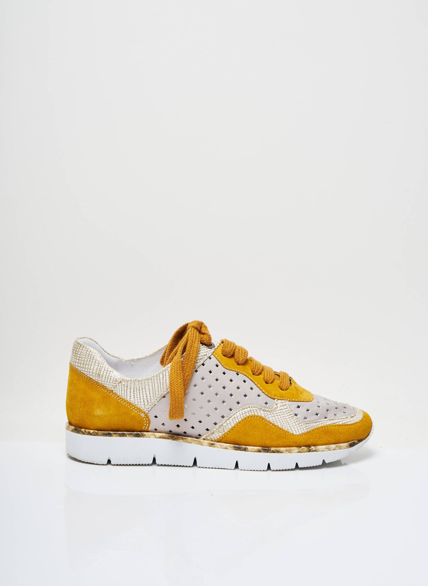 Regard Baskets Femme couleur jaune