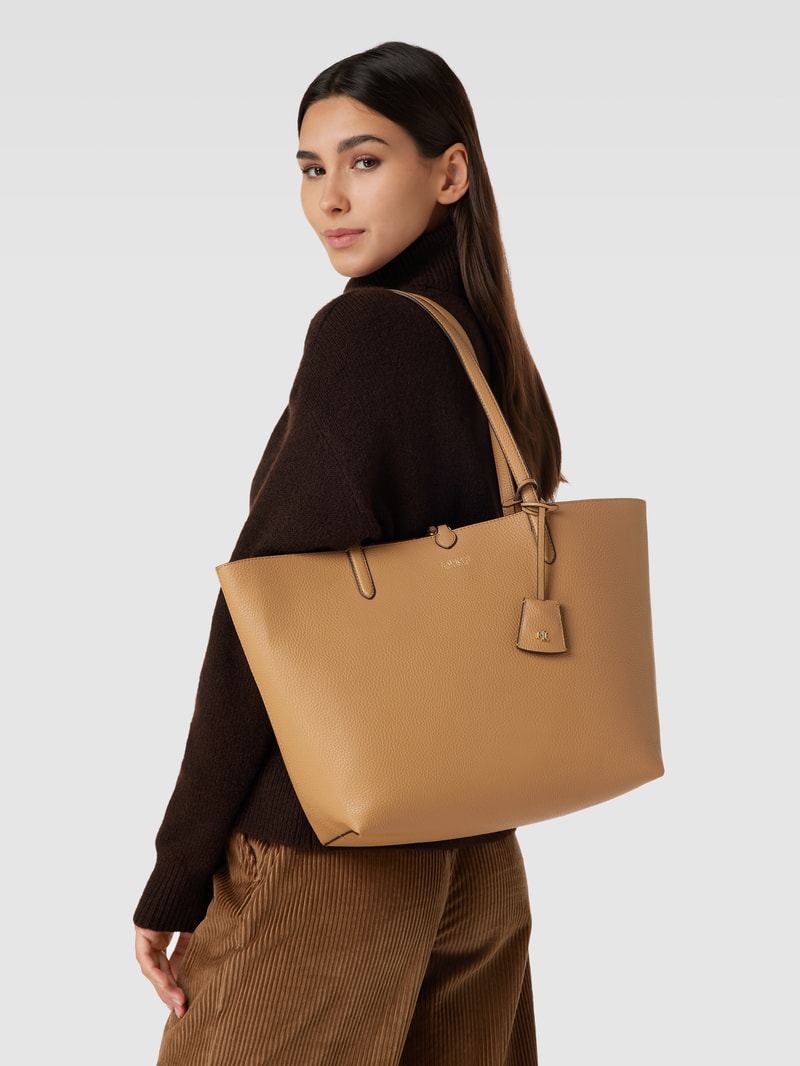Shopper mit Label-Details in taupe
