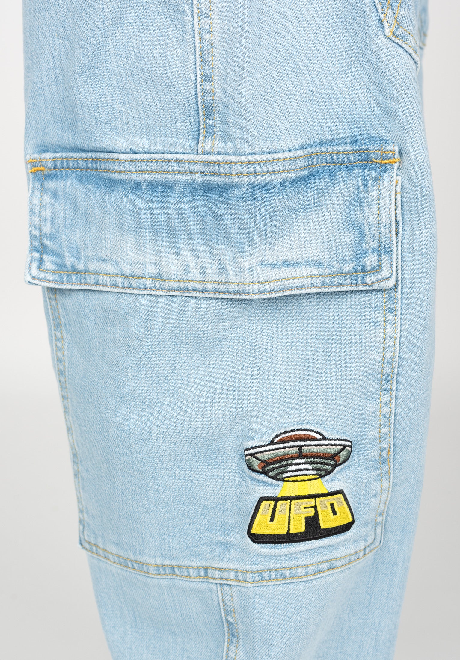 X-tra Ufo Cargo