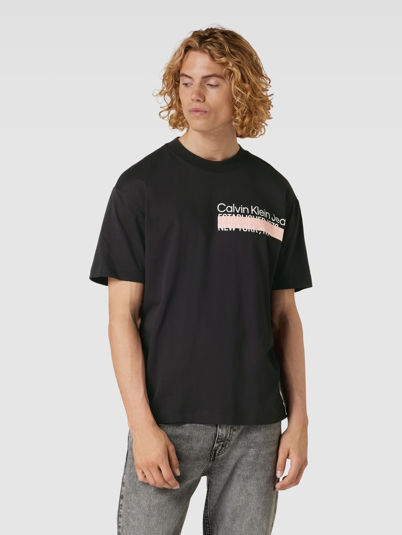T-Shirt aus Baumwolle mit Label-Print in black