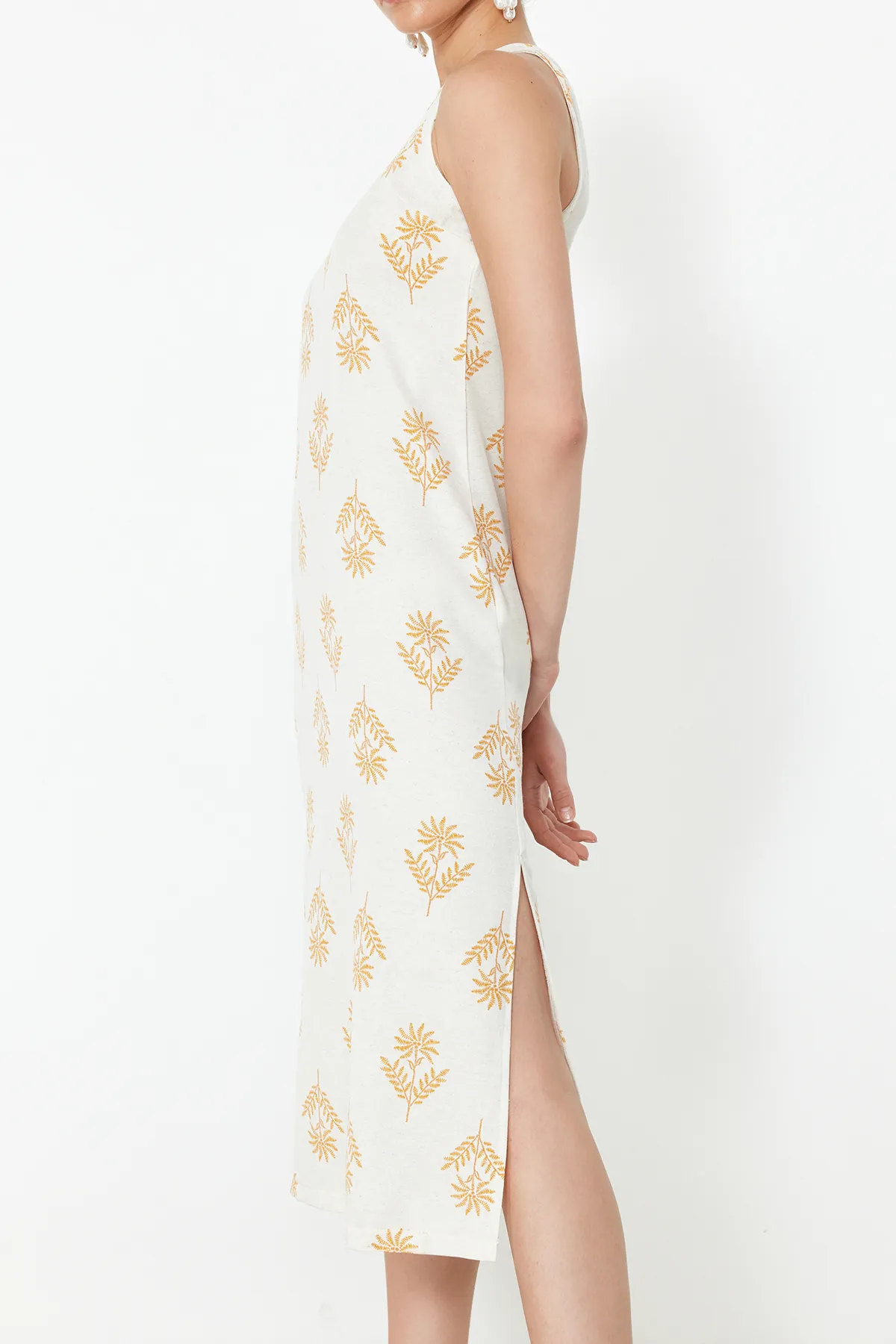 Trendyol Collection  Ecrufarbenes, gerade geschnittenes Midi-Gewebekleid mit ethnischem Muster TWOSS24EL00935