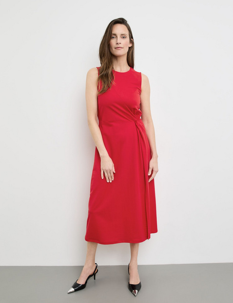Midikleid mit Knotendetail