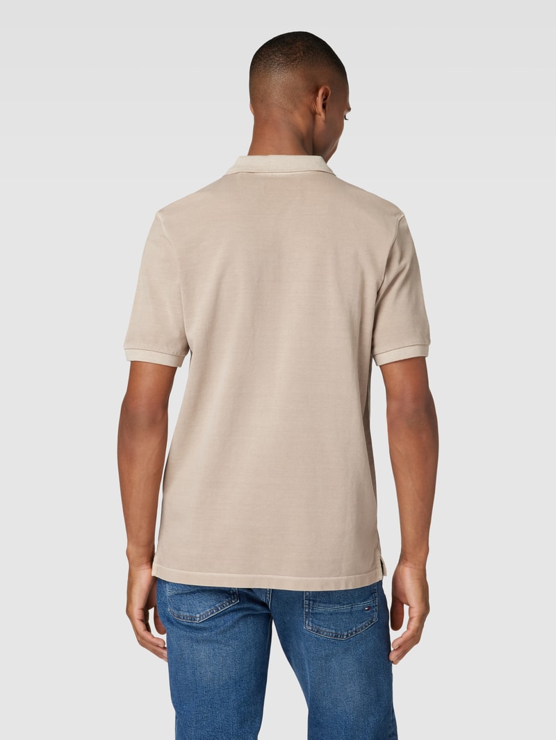 Poloshirt mit Label-Stitching in beige