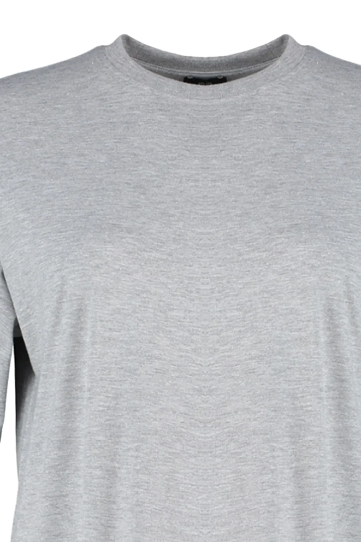 Trendyol Collection  Grau meliertes Premium-Strick-T-Shirt in Übergröße/weiter Passform mit Rundhalsausschnitt TWOSS23TS00040