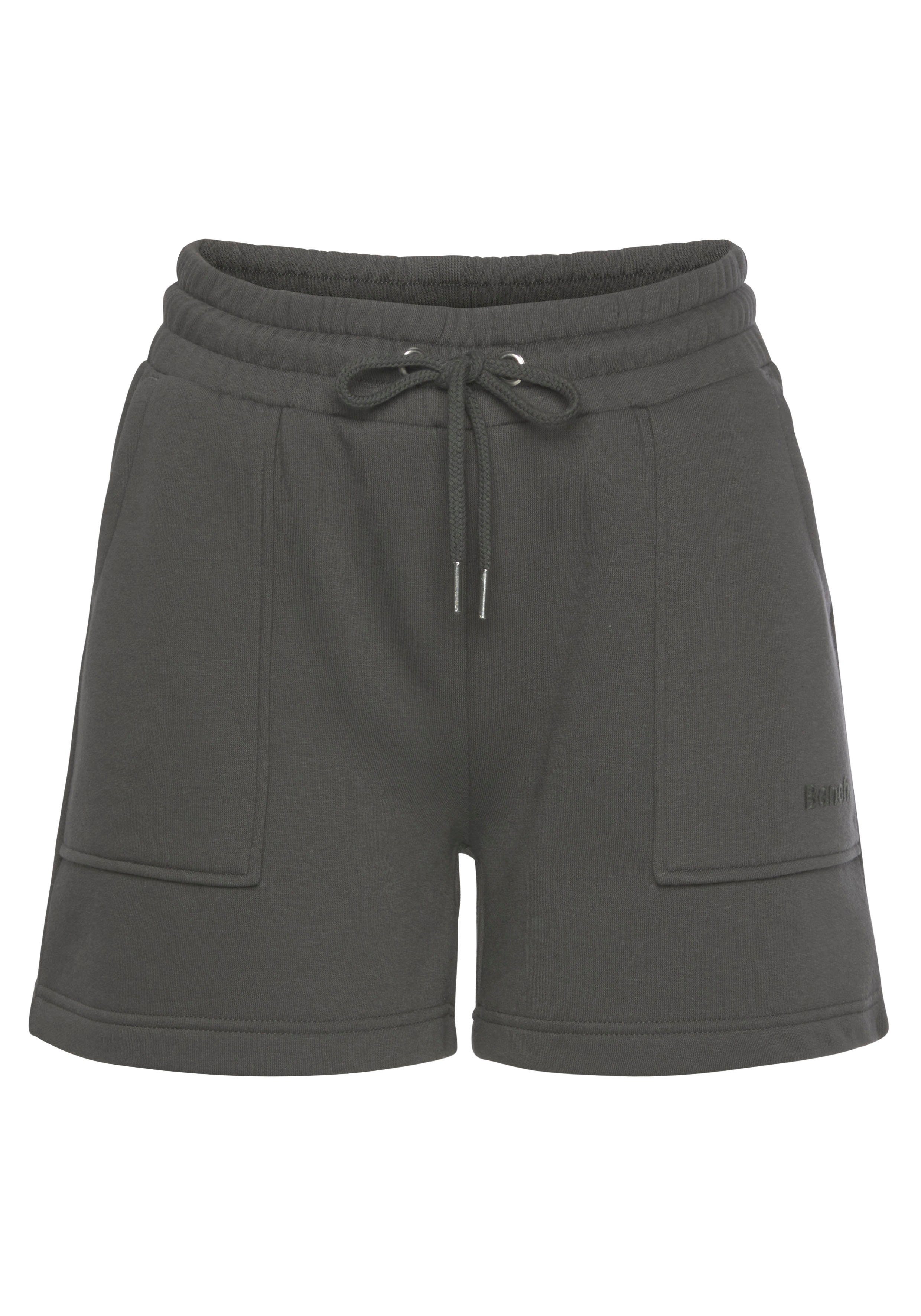 Bench. Relaxshorts mit aufgesetzten Taschen, Loungeanzug
