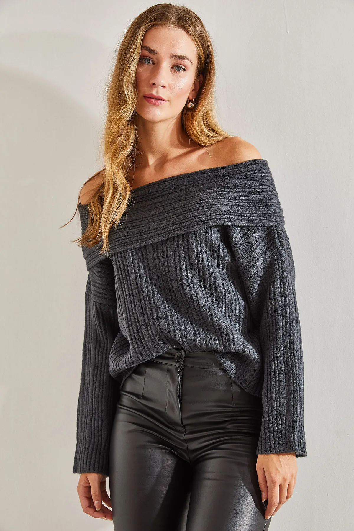Bianco Lucci  Damenpullover mit Rüschenkragen