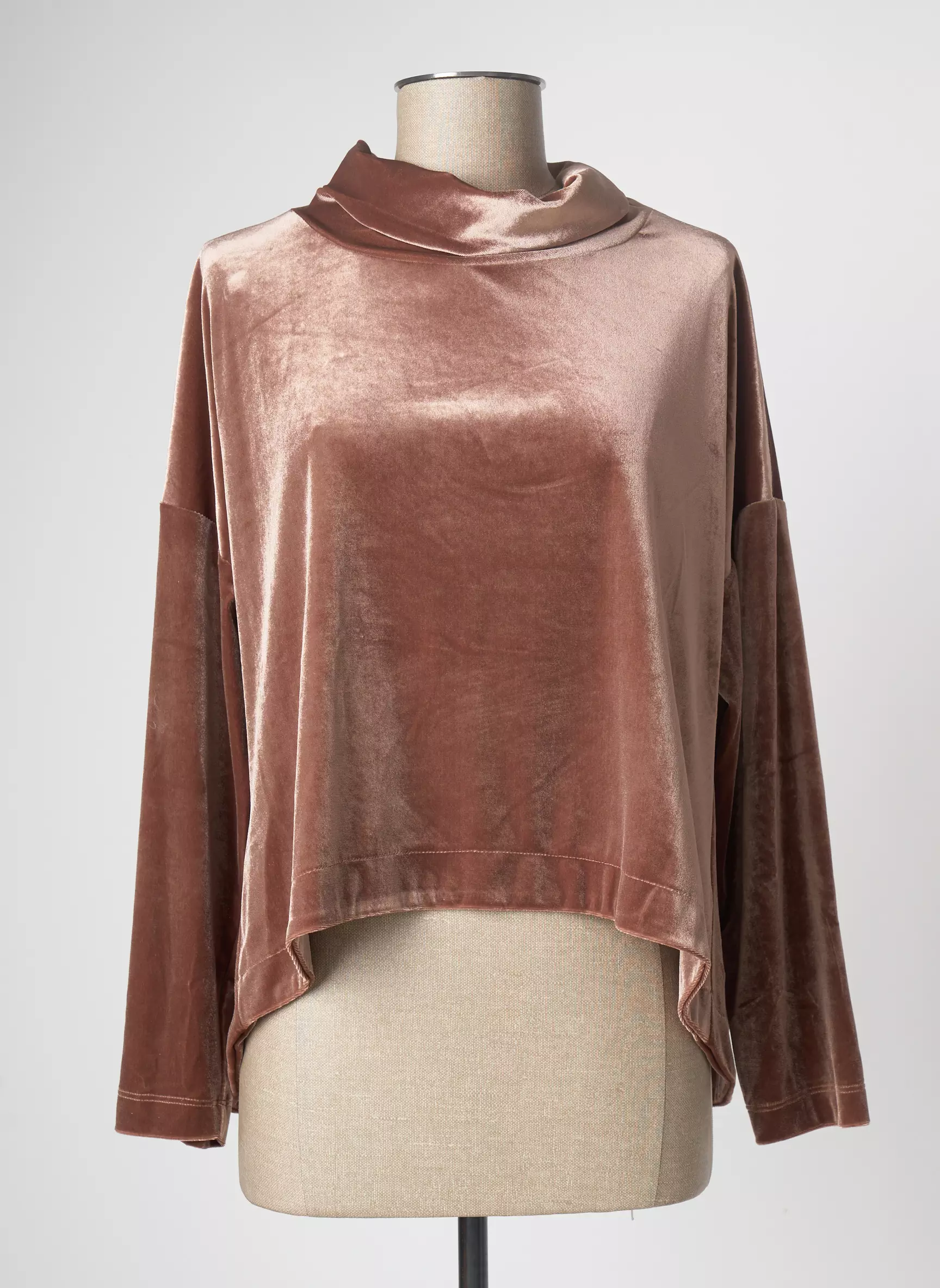 Carla Montanarini Tops Femme couleur marron