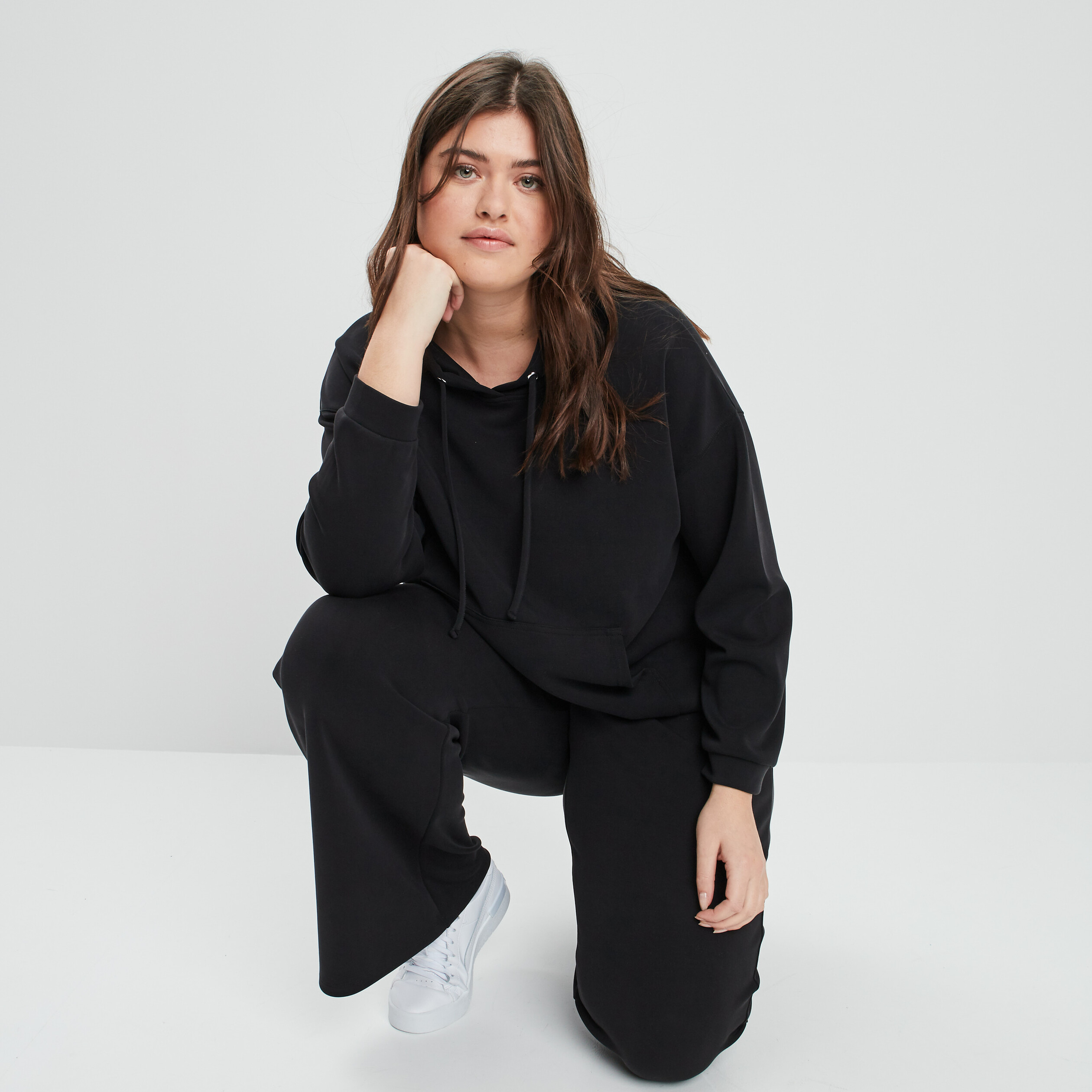 Sweat à capuche hoodie noir femme grande taille | La Halle