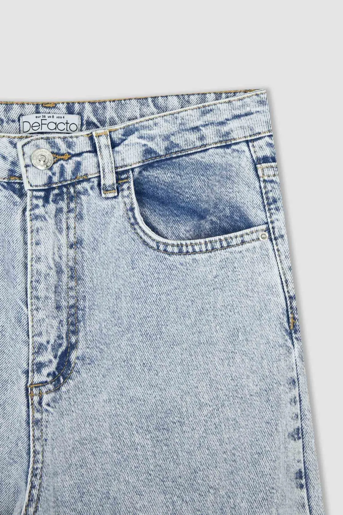 DeFacto  Mom-Fit-Jeans mit hoher Taille aus 100 % Baumwolle
