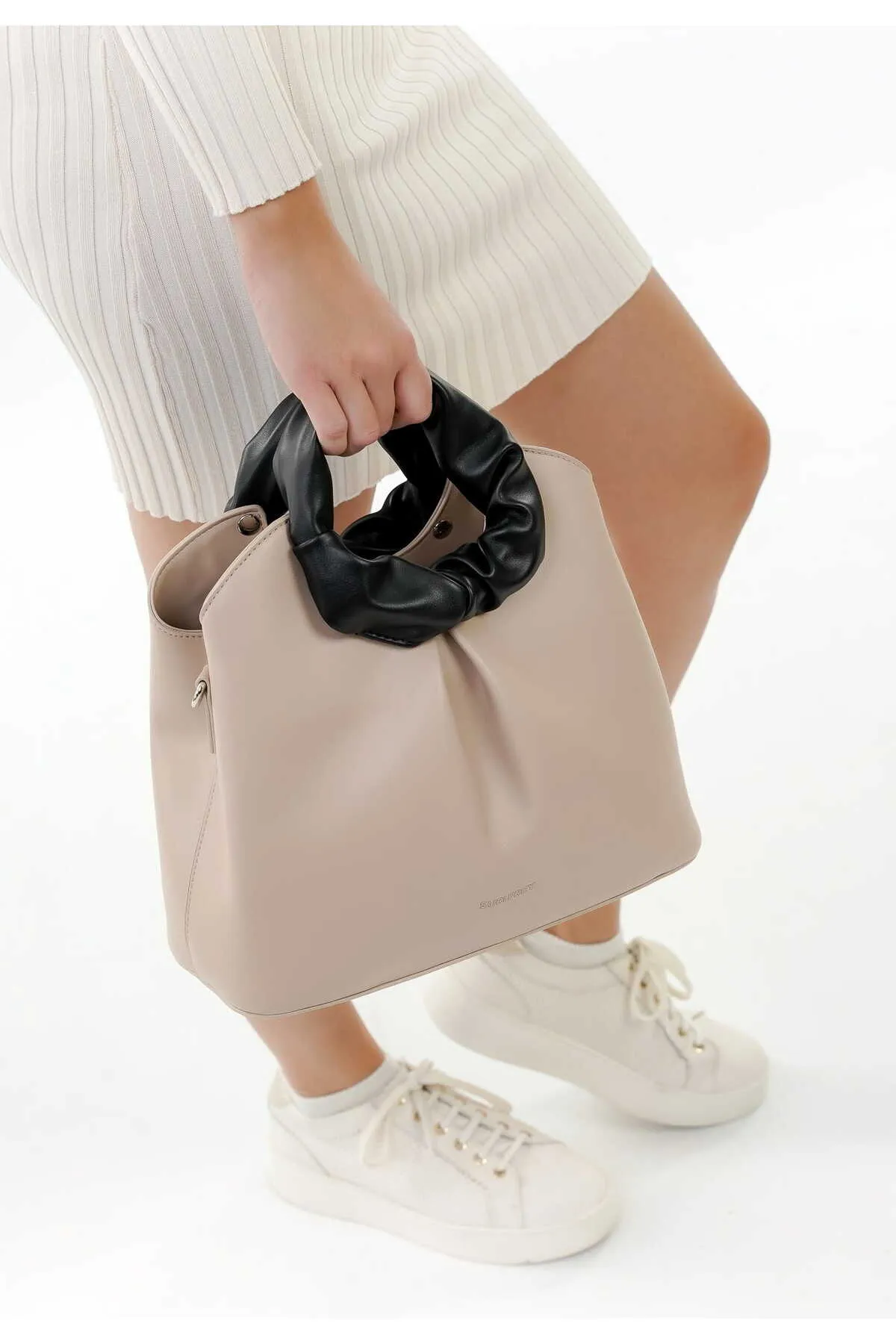 SURI FREY  Shopper NFT Web 3.0