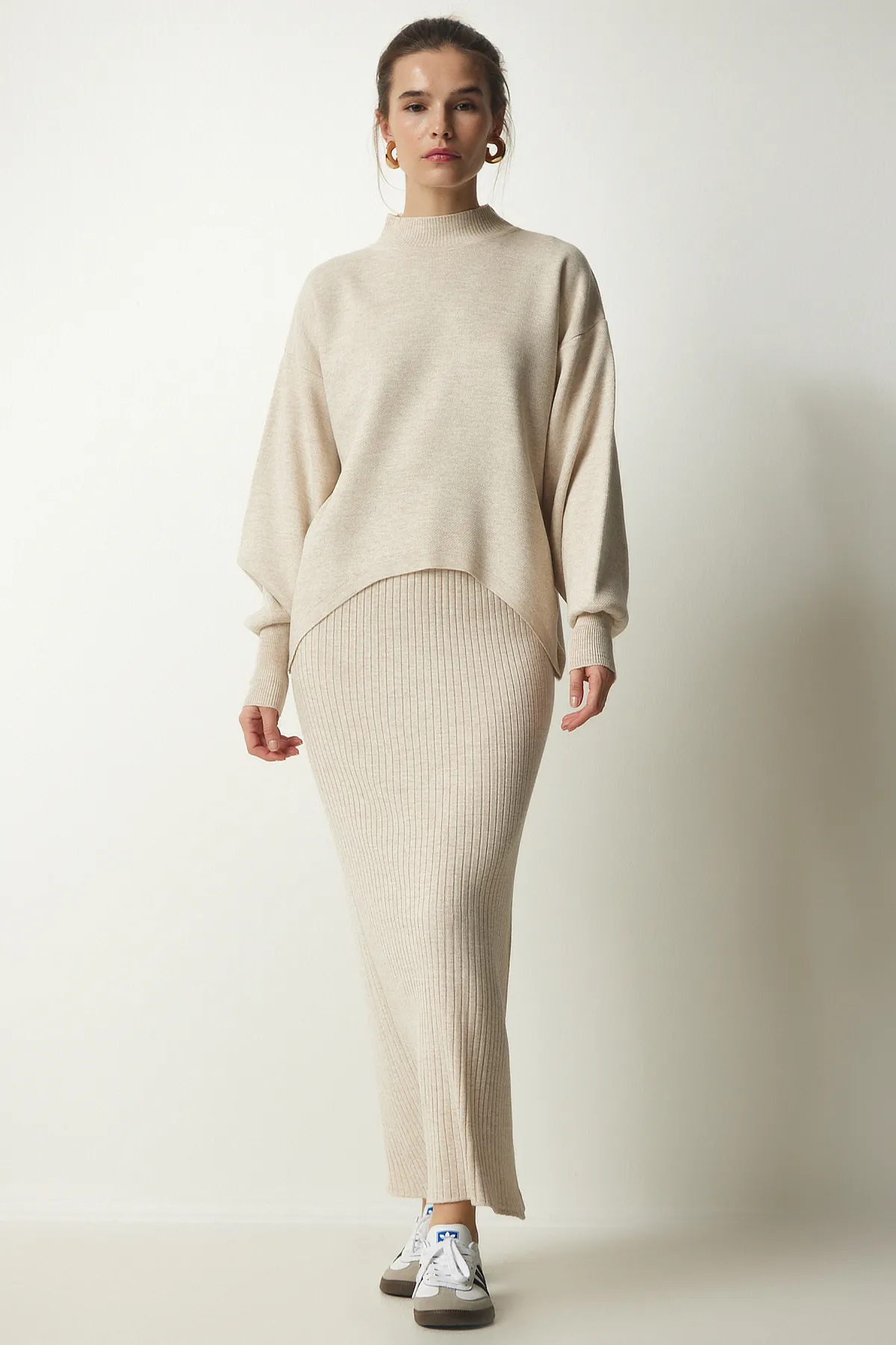 Happiness İstanbul  Beiges Strickpulloverkleid aus Kordel für Damen KG00006