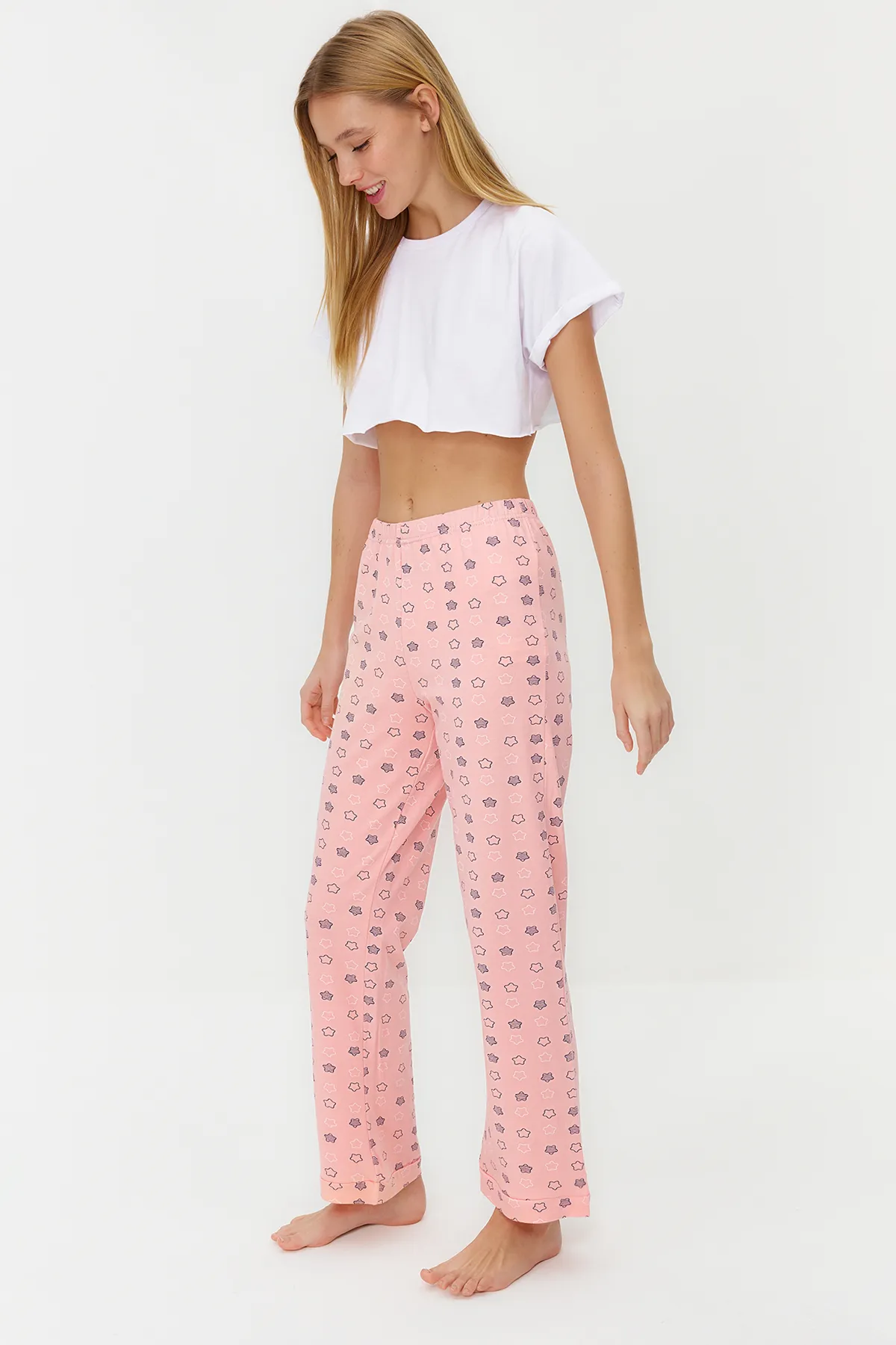 Trendyol Collection  Gestrickte Pyjamahose aus lachsfarbener Baumwolle mit Sternmuster THMSS23PJ00003