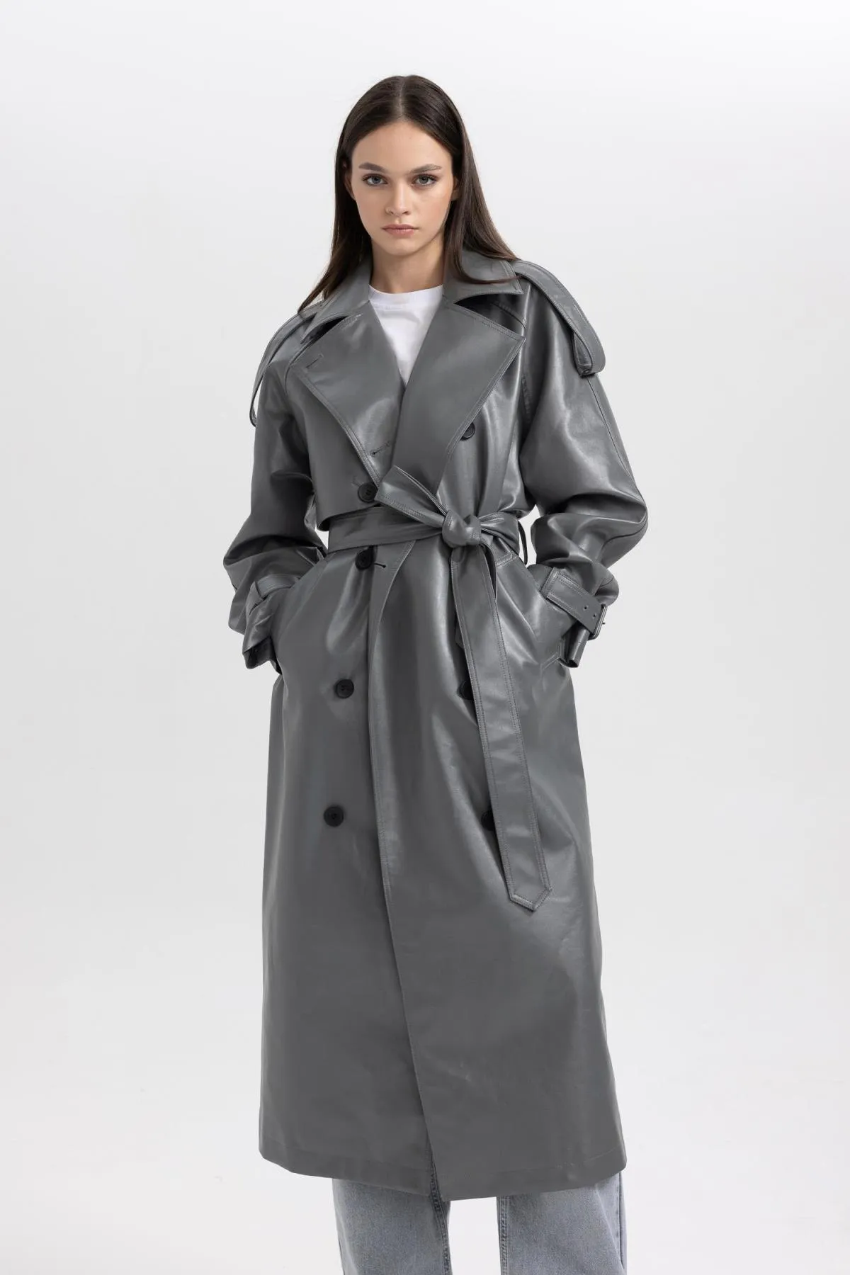 DeFacto  Trenchcoat aus Kunstleder im Relaxed Fit B1392ax23au